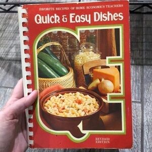 Cook book Quick and easy dishes: Favorite recipes of home economics teachers